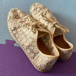 Toms Shoes Lena Embroidered Espadrille Sneakers - Size 9